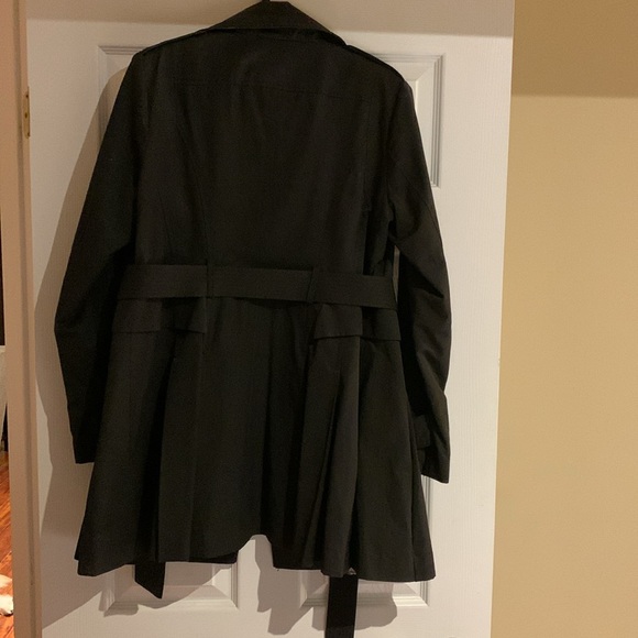 Ladies Guess size Large black trench coat - Picture 11 of 12